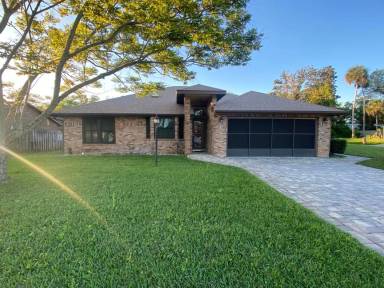 Main picture of 2 Carson Dr