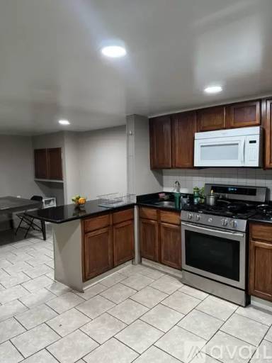 Main picture of 3739 W Eastwood Ave