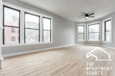 Main picture of 900 W Montrose Ave