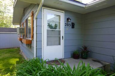 Main picture of 203 S Ruby St