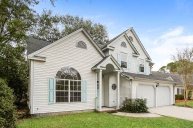 Main picture of 1928 Oak Tree Ln