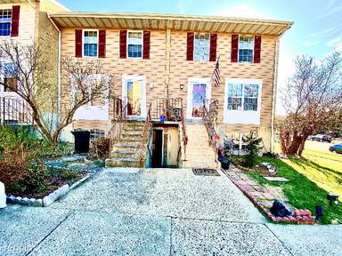 Main picture of 9495 Linden Leaf Ct