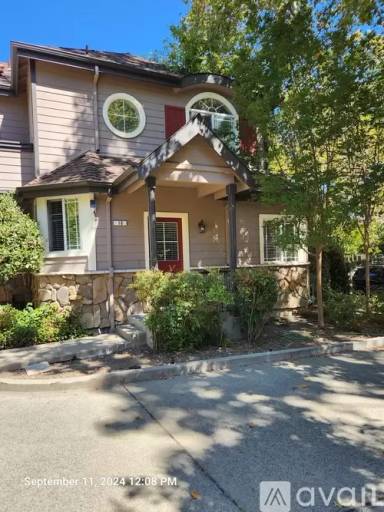 Main picture of 10 Laurel Ct