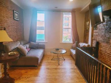 Main picture of 503 W Lexington St