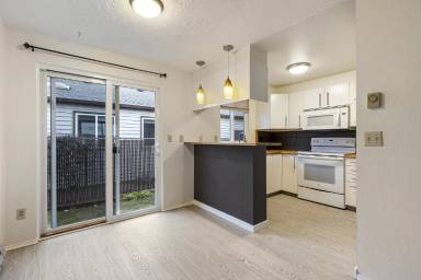 Main picture of 6509 SE Woodstock Blvd