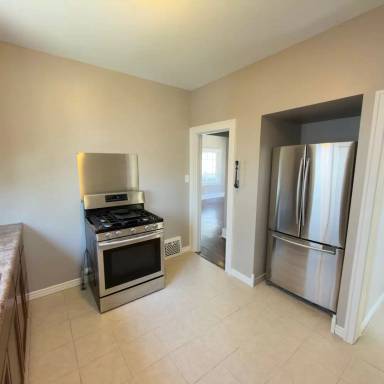 Main picture of 630 Delaware St SE