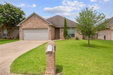 Main picture of 3816 Dresden Ln