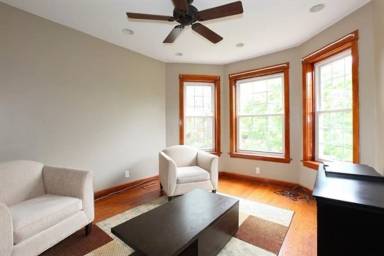 Main picture of 3917 N Sawyer Ave