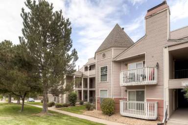 Main picture of 4450 S Pitkin St