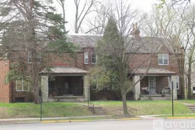 Main picture of 1007 Northwest Blvd