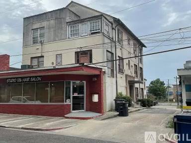 Main picture of 158 W Chimes St