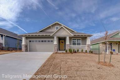 Main picture of 1144 N Main St