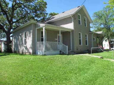 Main picture of 403 1st St SE