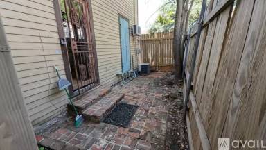 Main picture of 812 Frenchmen St