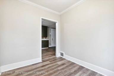 Main picture of 609 S Pennsylvania Ave