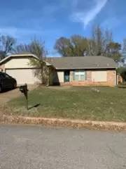 Main picture of 8801 Lee Cir