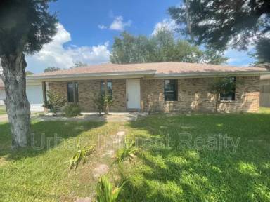 Main picture of 802 E Pine Forest Dr