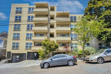 Main picture of 325 Lenox Ave