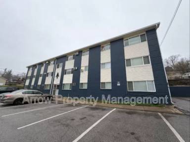 Main picture of 5725 S 14th St