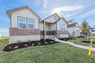 Main picture of 401 Ravens Crest Dr