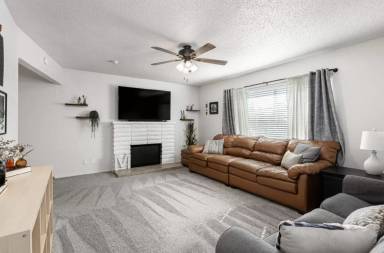Main picture of 102 W Rall Ave