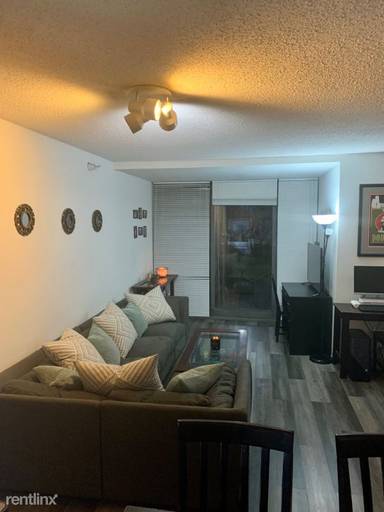 Main picture of The Shoreham at Lakeshore East
