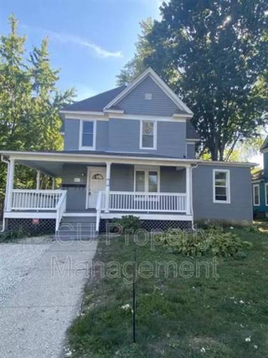 Main picture of 615 W White St