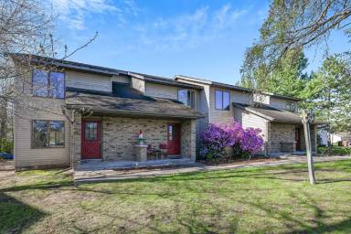 Main picture of 3509 Bush St