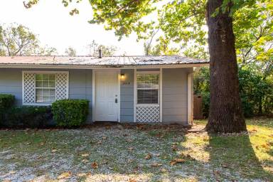 Main picture of 2008 S Ashwood Ave