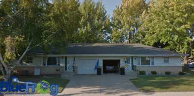 Main picture of 1410 E Roeland Ave