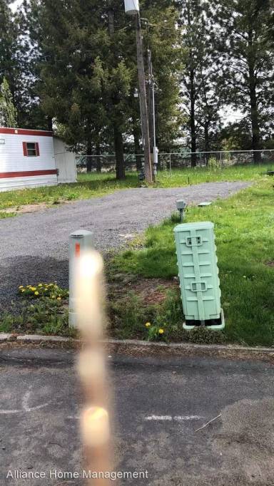 Main picture of 913 W Palouse River Dr