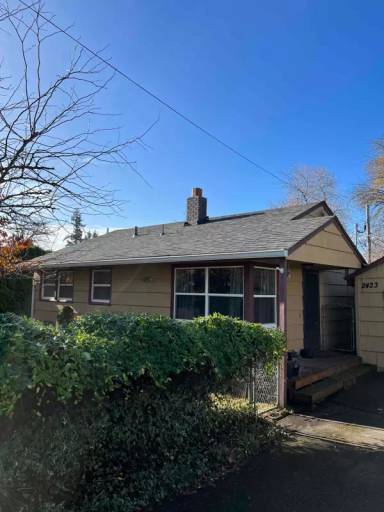Main picture of 2423 NE 111th Ave
