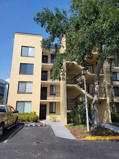 Main picture of Resort-Style Living on the Hillsborough River, 3 BEDROOM Marina Club Condo - AVAILABLE NOW!