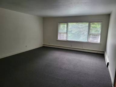 Main picture of 1056 Lincoln Hwy