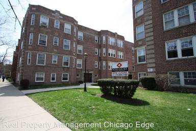 Main picture of 7014 N Sheridan Rd