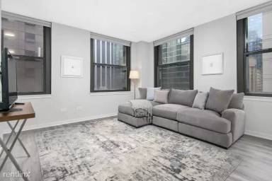 Main picture of 209 W Lake St