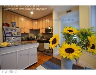 Main picture of 312 Tappan St