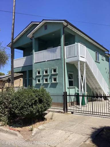 Main picture of 722 S Eugenia Ave