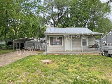 Main picture of 921 S Nettleton Ave