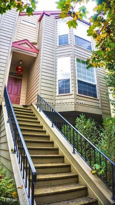 Main picture of 2736 NW Upshur St