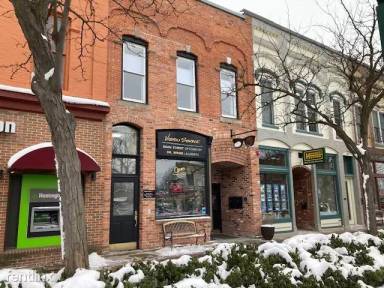 Main picture of 8089 Main St