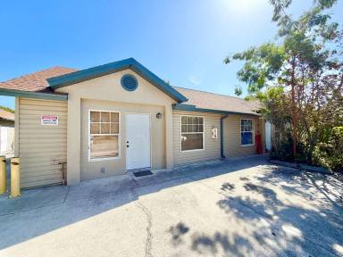 Main picture of 2884 Tropicana Blvd