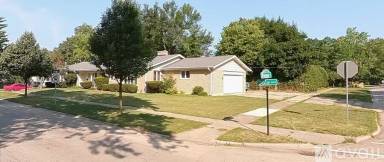 Main picture of 200 Dole Ave