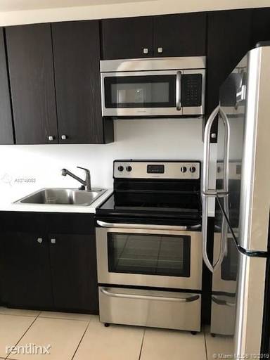 Main picture of 914 SW 31st Ave