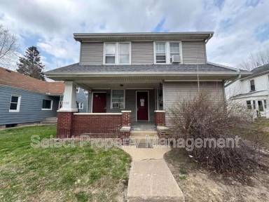 Main picture of 738 3rd St