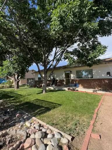 Main picture of 852 N Orchard Ave