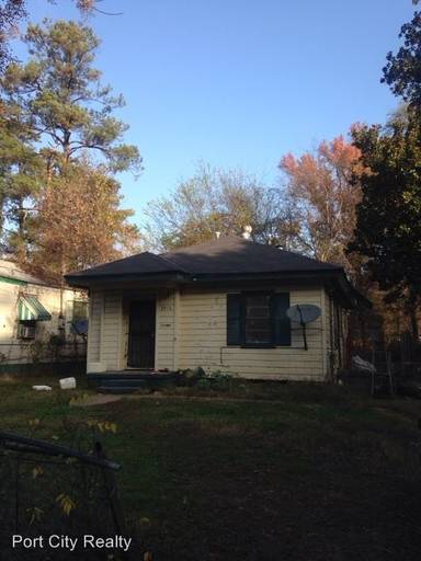 Main picture of 3912 Huston St