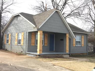 Main picture of 2120 NW 33rd St