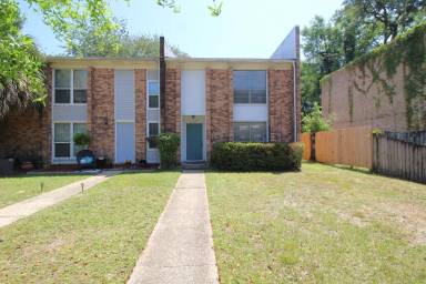 Main picture of 6322 Harvard Ct