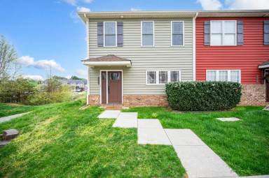 Main picture of 1066 Commonwealth Cir